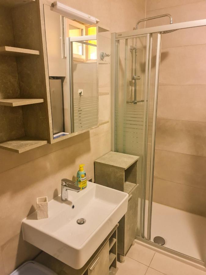 Leon Appartement Senj  Buitenkant foto