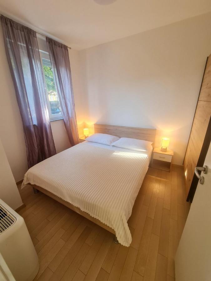 Leon Appartement Senj  Buitenkant foto