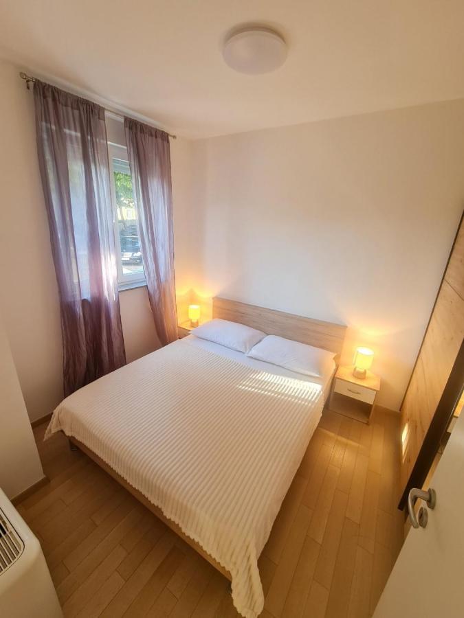 Leon Appartement Senj  Buitenkant foto