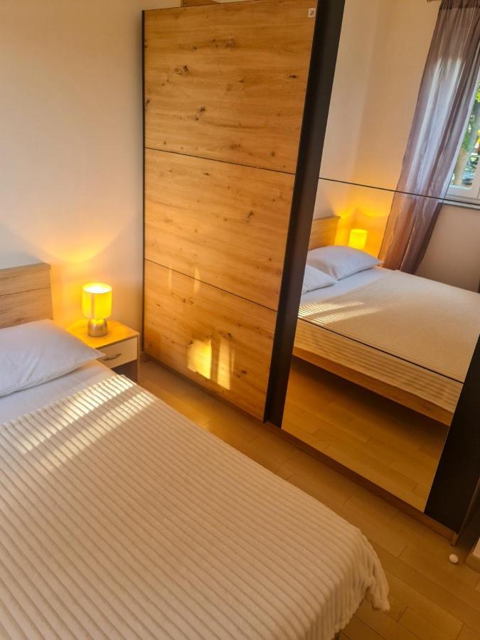 Leon Appartement Senj  Buitenkant foto