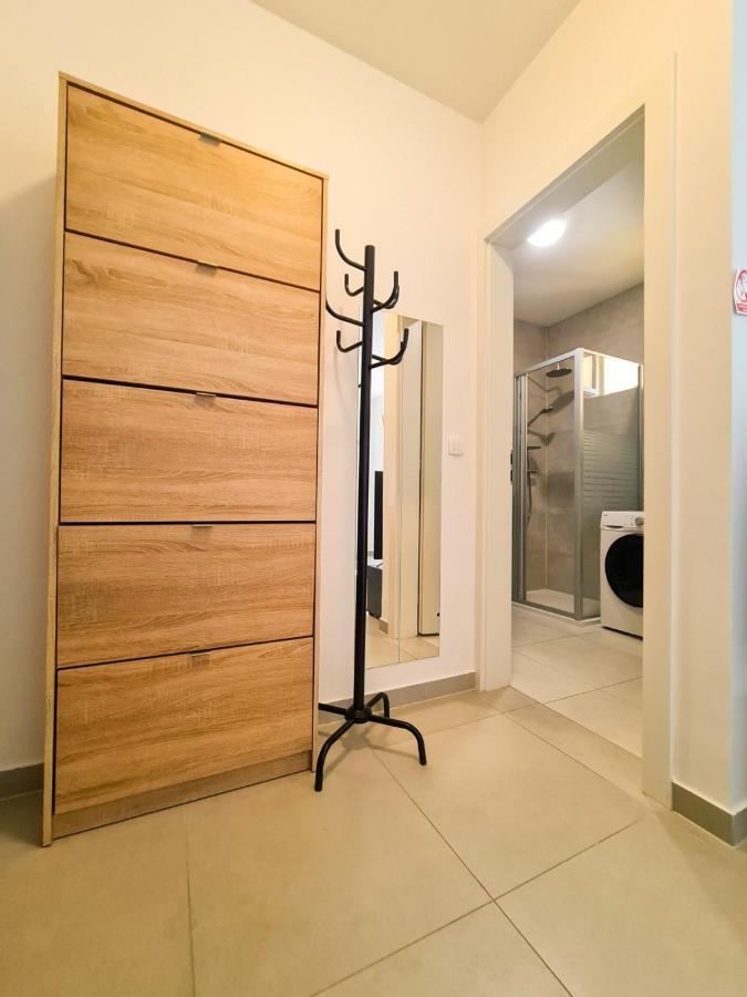 Leon Appartement Senj  Buitenkant foto